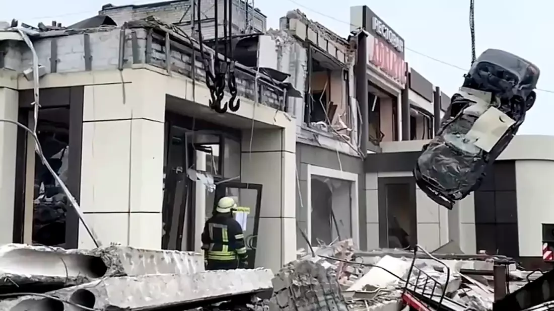 Die zerstörte Bäckerei in Lyssytschansk. - Bild: Uncredited/Russian Emergency Ministry Press Service/AP/dpa