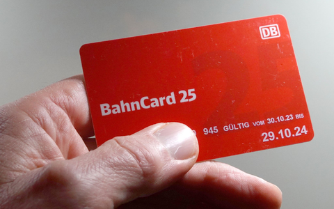 Verbraucherschützer haben Klage gegen die Deutsche Bahn eingereicht. - Foto: Martin Schutt/dpa