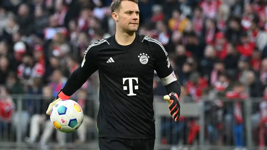 Steht bim Bundesliga-Topspiel gegen Bayer 04 Leverkusen im Tor der Münchner: Manuel Neuer. - Bild: Angelika Warmuth/dpa