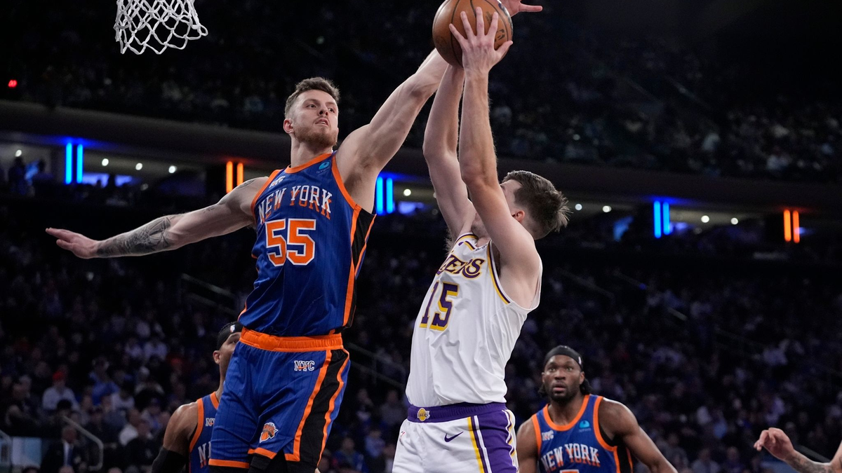 Isaiah Hartenstein (l) von den New York Knicks konnte die Niederlage gegen die Los Angeles Lakers nicht verhindern. - Foto: Frank Franklin II/AP