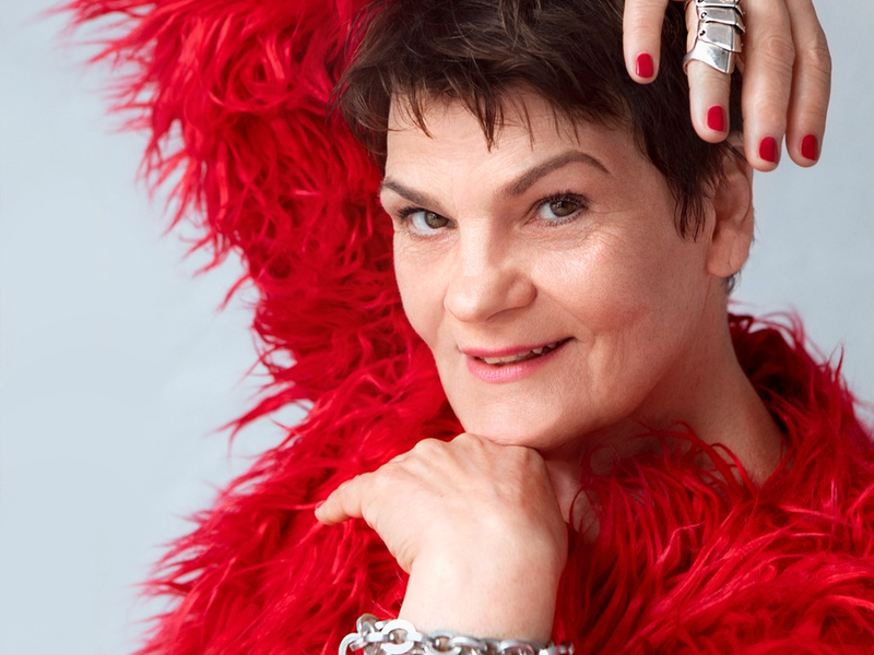 Gayle Tufts: Selbstrespekt ist sexy / Im Interview mit dem Gesundheitsmagazin Apotheken Umschau kritisiert die Entertainerin den Wunsch nach ewiger Jugend und Schönheit - Foto: presseportal.de