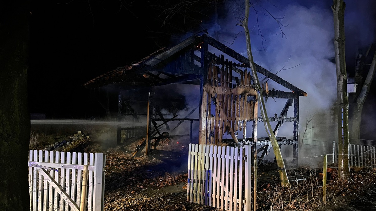 POL-COE: Senden, Holtrup, Brand einer Holzhütte - Foto: presseportal.de