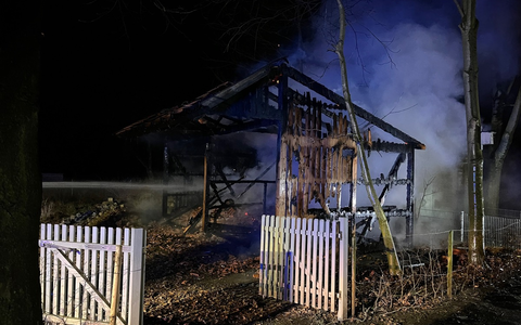 POL-COE: Senden, Holtrup, Brand einer Holzhütte - Foto: presseportal.de