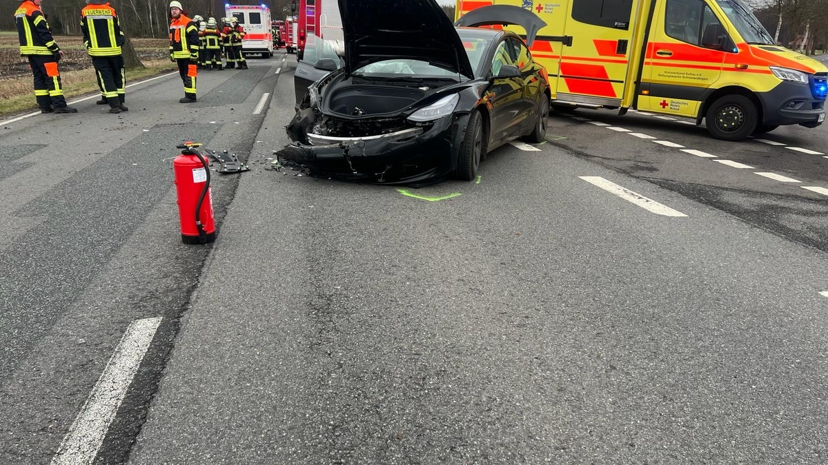 FW-ROW: Schwerer Verkehrsunfall mit Krankentransportwagen - Foto: presseportal.de