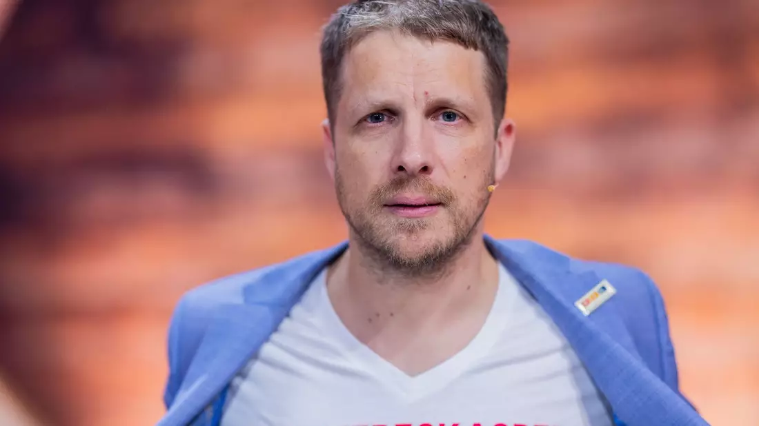 Der Komiker und Moderator Oliver Pocher wird am 8. Februar auf dem Wiener Opernball erwartet. - Bild: Rolf Vennenbernd/dpa