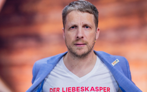 Der Komiker und Moderator Oliver Pocher wird am 8. Februar auf dem Wiener Opernball erwartet. - Foto: Rolf Vennenbernd/dpa