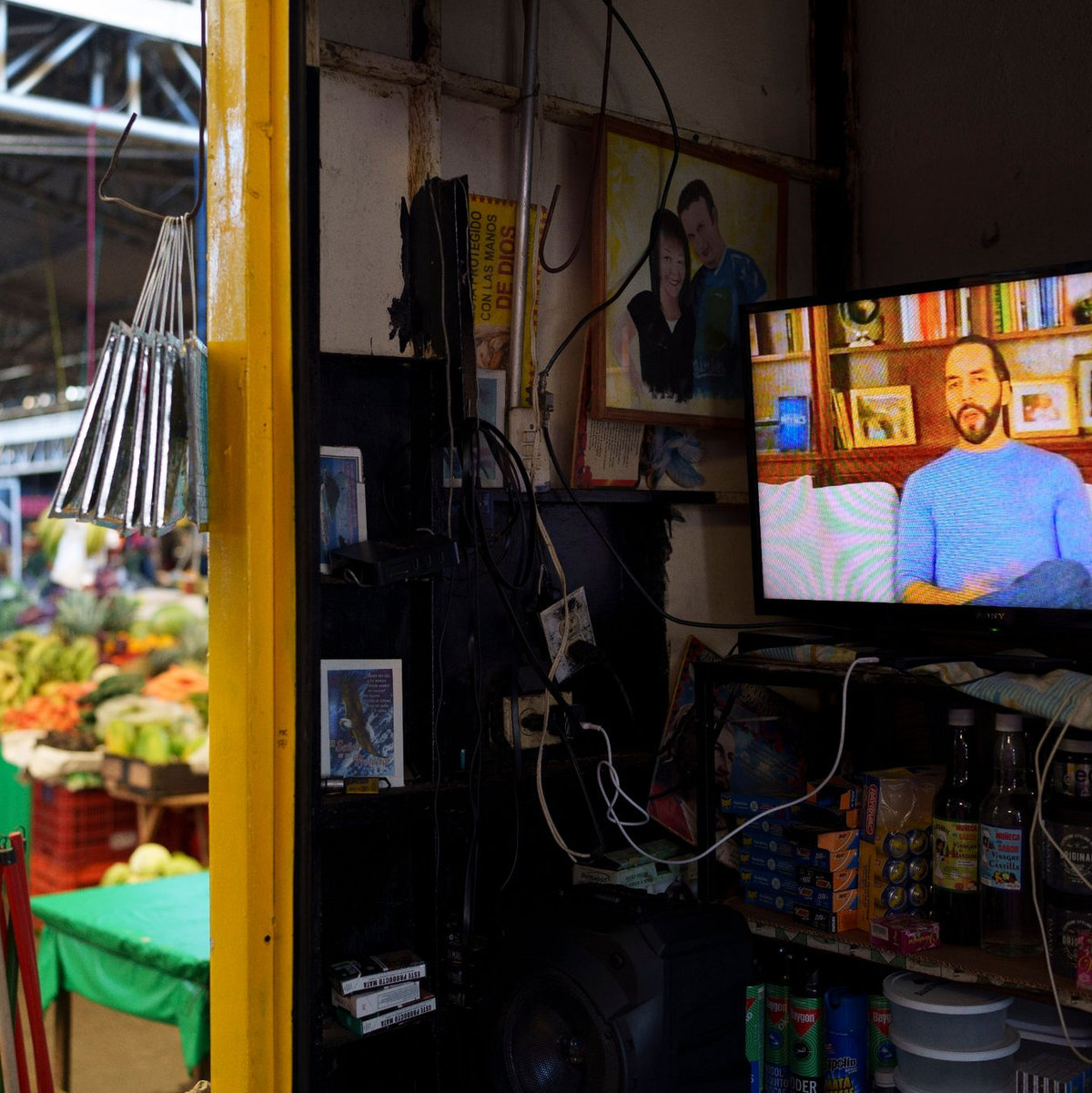 Eine Wahlwerbung für den salvadorianischen Präsidenten Bukele. - Foto: Moises Castillo/AP/dpa