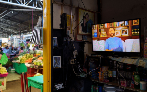 Jubel vor dem Präsidentenpalast. - Foto: Moises Castillo/AP/dpa