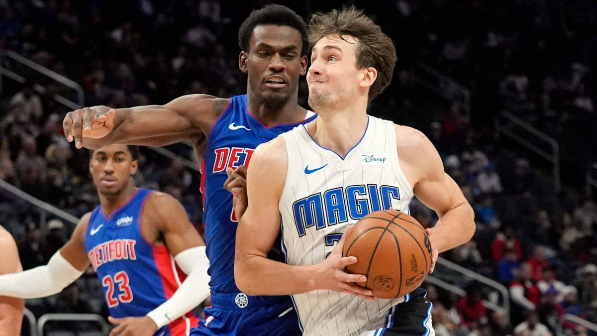 Ist nicht zu stoppen: Franz Wagner (r) von den Orlando Magic. - Foto: Carlos Osorio/AP