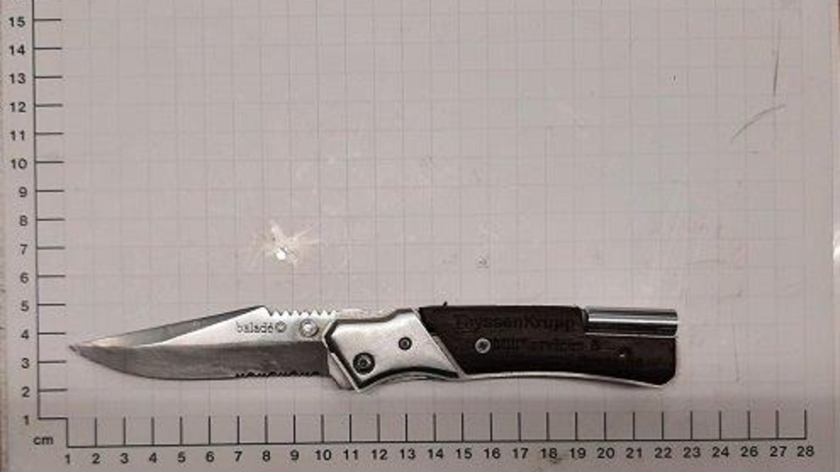 BPOL NRW: Bundespolizei findet Messer und Betäubungsmittel bei Ladendieb - Foto: presseportal.de