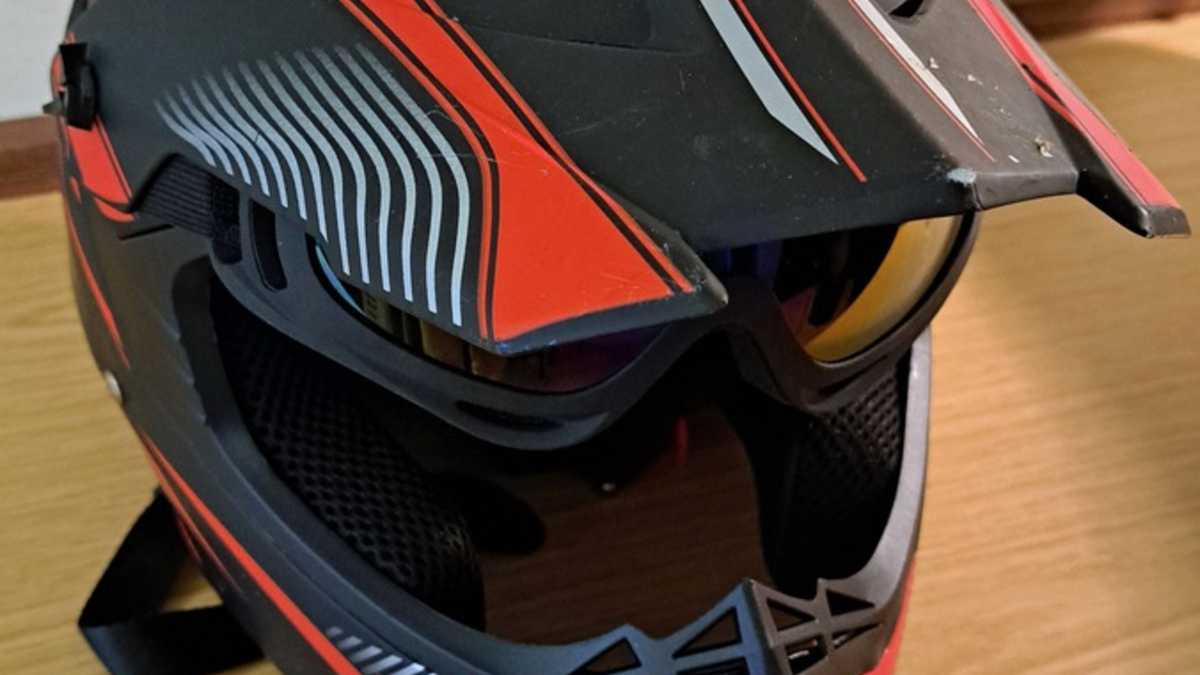 POL-CE: Motorradhelm gefunden - Eigentümer gesucht - Foto: presseportal.de