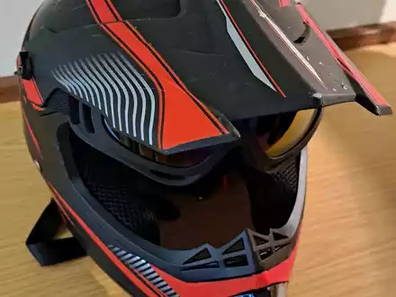 POL-CE: Motorradhelm gefunden - Eigentümer gesucht - Foto: presseportal.de