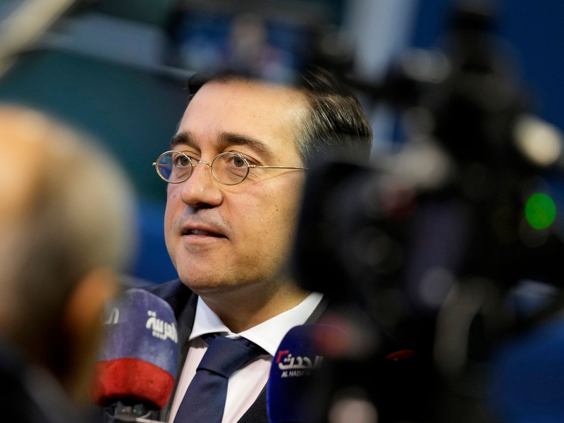 Spaniens Außenminister José Manuel Albares unterstützt das UN-Palästinenser-Hilfswerk mit 3,5 Millionen Euro. - Foto: Virginia Mayo/AP/dpa