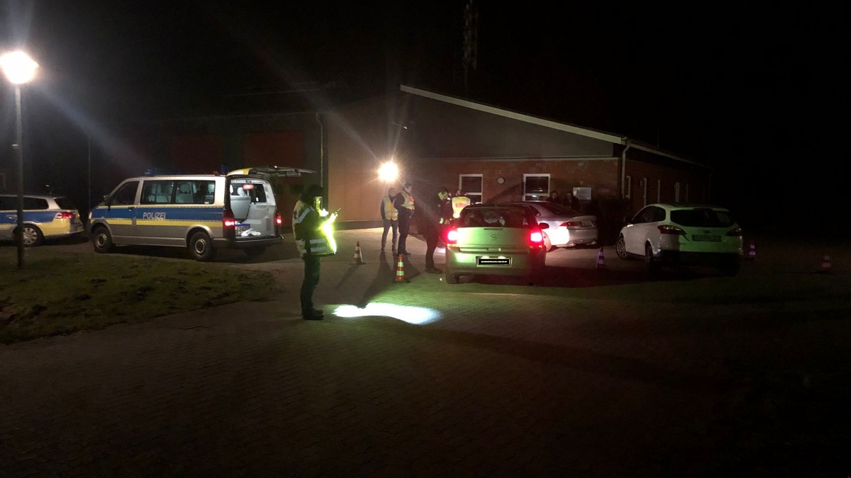 POL-CUX: Fahrtüchtigkeit im Straßenverkehr - Schwerpunktkontrollen in Cuxhaven-Lüdingworth (Lichtbild in der Anlage) - Foto: presseportal.de