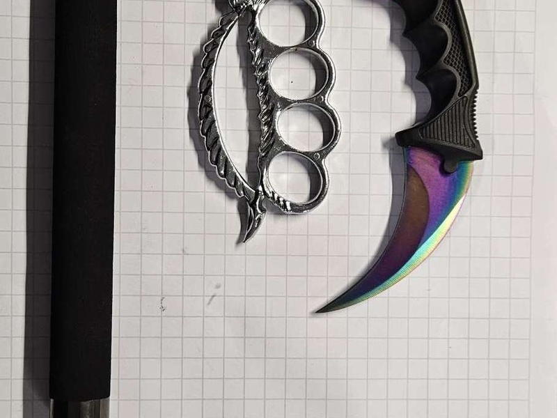 BPOL NRW: Verbotene Waffen und Drogen - Bundespolizei stellt 32-Jährigen - Foto: presseportal.de