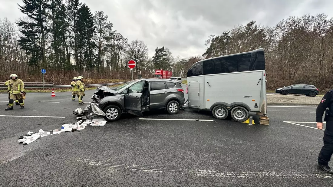 FW Helmstedt: Erneut Verkehrsunfall auf der B244, Helmstedt - Mariental - Bild: presseportal.de