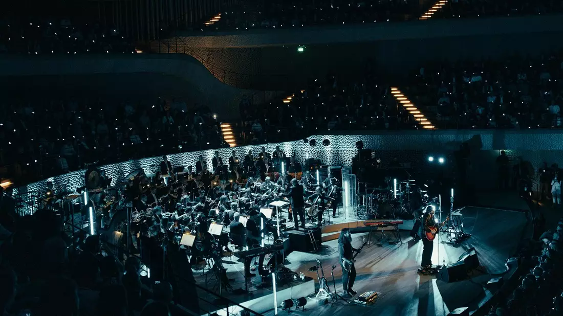 Channel Aid veröffentlicht On-Demand Content mit James Arthur aus der Elbphilharmonie Hamburg auf YouTube für den guten Zweck! - Bild: presseportal.de