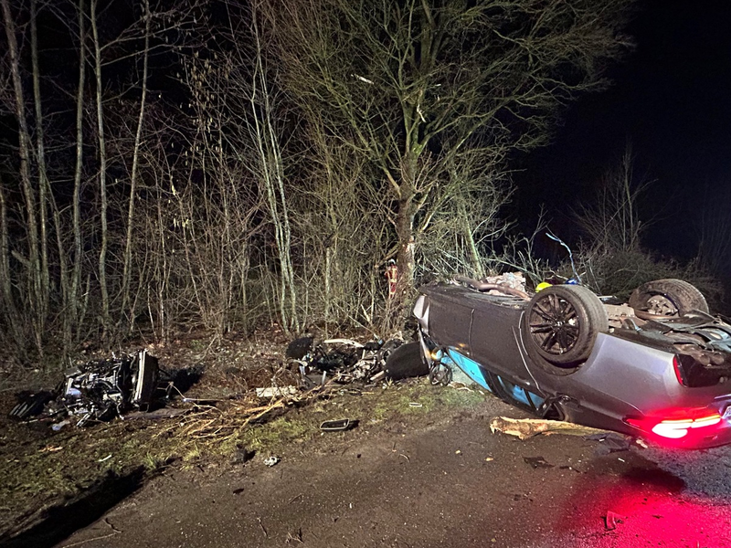 FW-PI: Schwerer Verkehrsunfall auf der BAB23 bei Tornesch - Autofahrer lebensbedrohlich verletzt - Foto: presseportal.de