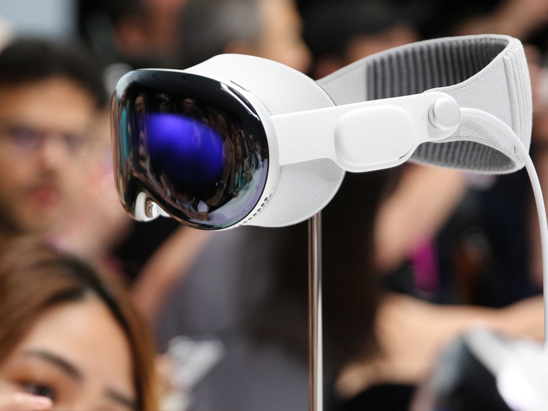 Die Apple Vision Pro ist seit Kurzem auf dem Markt. - Foto: Christoph Dernbach/dpa