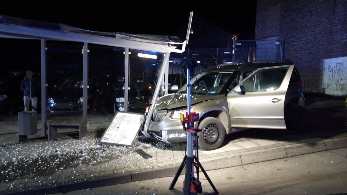 FW-EN: Verkehrsunfall auf der Mittelstraße - Foto: presseportal.de