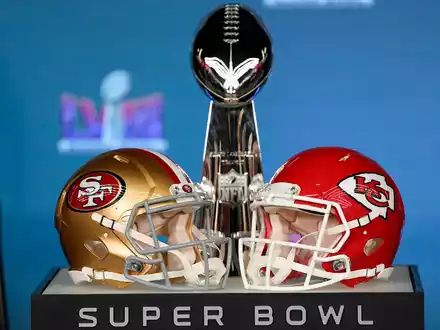 Die San Francisco 49ers treffen im Super Bowl 58 auf die Kansas City Chiefs. - Foto: Matt York/AP/dpa