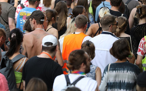 Junge Menschen bei der Techno-Parade Zug der Liebe (Archiv) - Foto: über dts Nachrichtenagentur