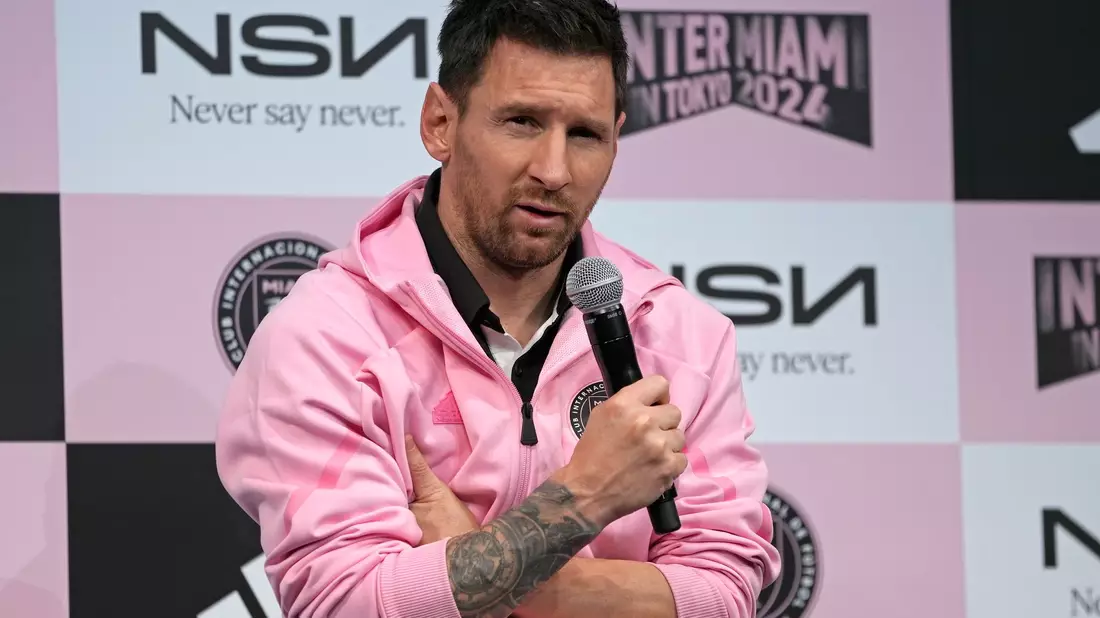 Inter Miamis Lionel Messi hat sich auf einer Pressekonferenz für seine Spielpause gerechtfertigt. - Bild: Shuji Kajiyama/AP