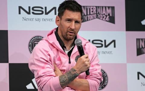 Inter Miamis Lionel Messi hat sich auf einer Pressekonferenz fĂŒr seine Spielpause gerechtfertigt. - Foto: Shuji Kajiyama/AP Inter Miamis Lionel Messi hat sich auf einer Pressekonferenz fĂŒr seine Spielpause gerechtfertigt. - Foto: Shuji Kajiyama/AP