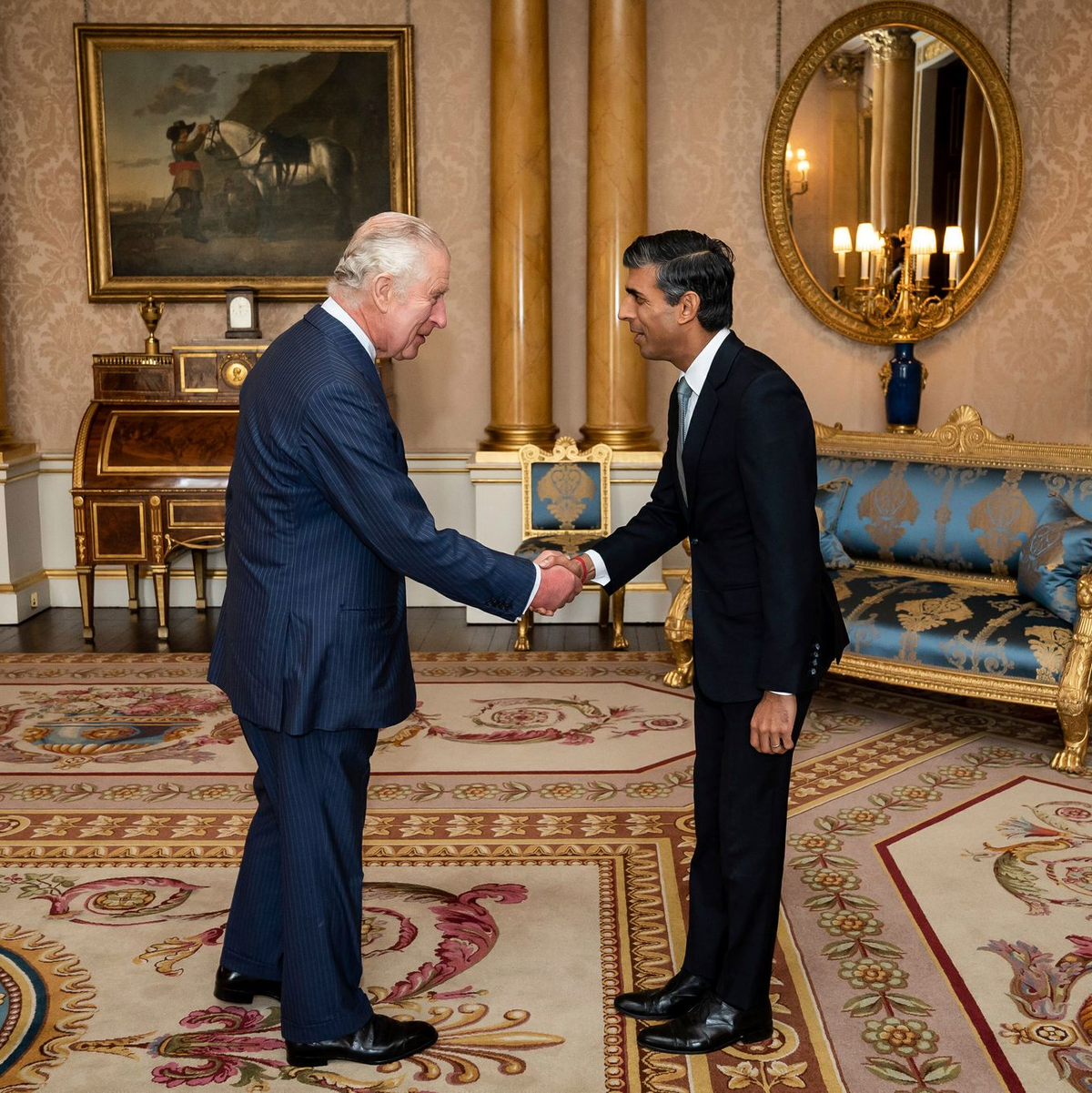 König Charles III. und Premier Rishi Sunak besprechen sich in der Regel einmal wöchentlich. - Foto: Aaron Chown/PA Pool/AP