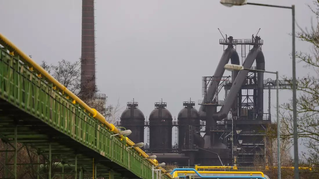 Zum Jahresende 2023 sind die Aufträge in der deutschen Industrie gestiegen. (Symbolbild/Archivbild) - Bild: Soeren Stache/dpa-Zentralbild/dpa