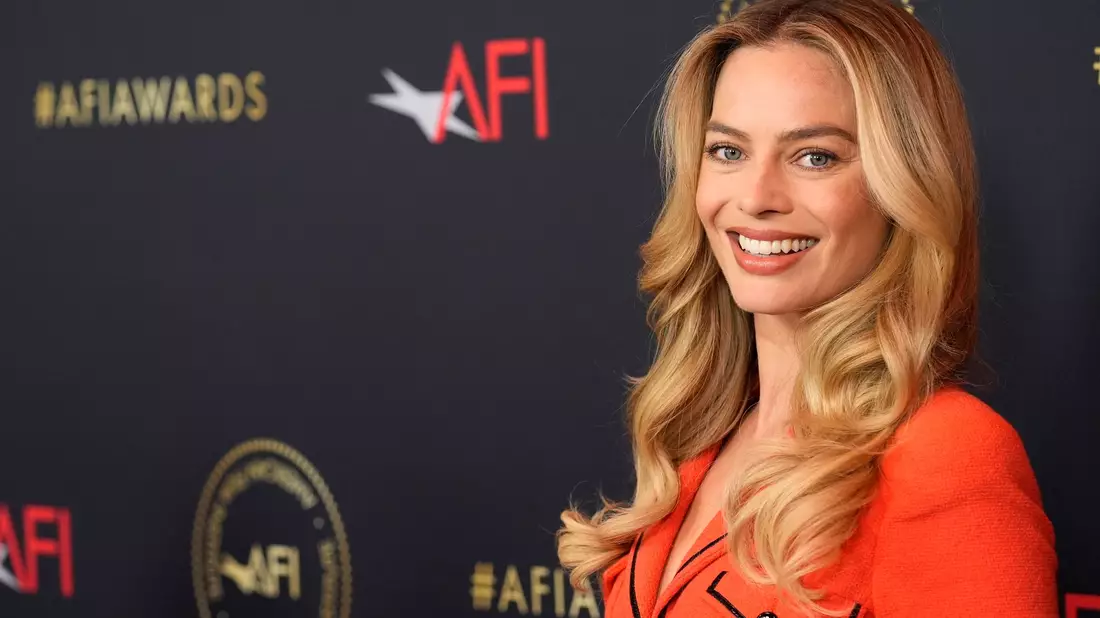 Margot Robbie kommt zur Verleihung der AFI Awards ins Four Seasons Beverly Hills. - Bild: Chris Pizzello/Invision/dpa