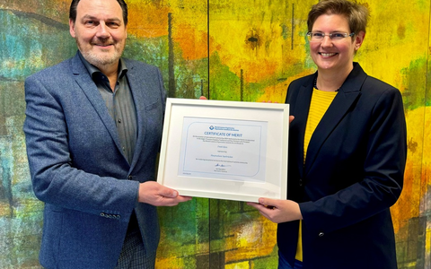 HZA-SB: Zoll verleiht Zertifikate zum Weltzolltag - Partnerschaften für ein sicheres und nachhaltiges globales Umfeld - Foto: presseportal.de