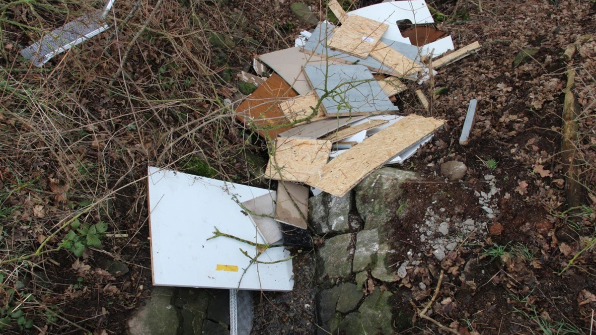 POL-PDKL: Illegale Sperrmüllentsorgung - Foto: presseportal.de
