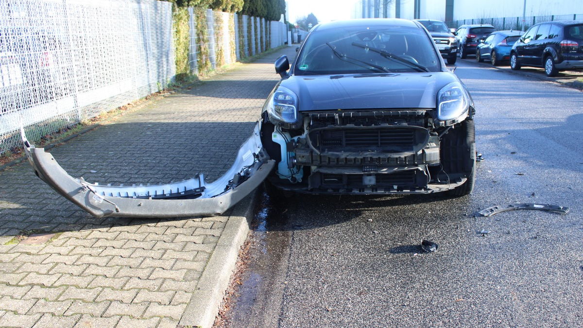POL-DN: Hoher Sachschaden nach Unfallflucht - Zeugen gesucht - Foto: presseportal.de