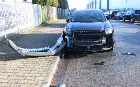 POL-DN: Hoher Sachschaden nach Unfallflucht - Zeugen gesucht - Foto: presseportal.de