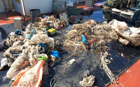 Müll, der aus dem Meer gefischt wurde. - Foto: iSea/dpa