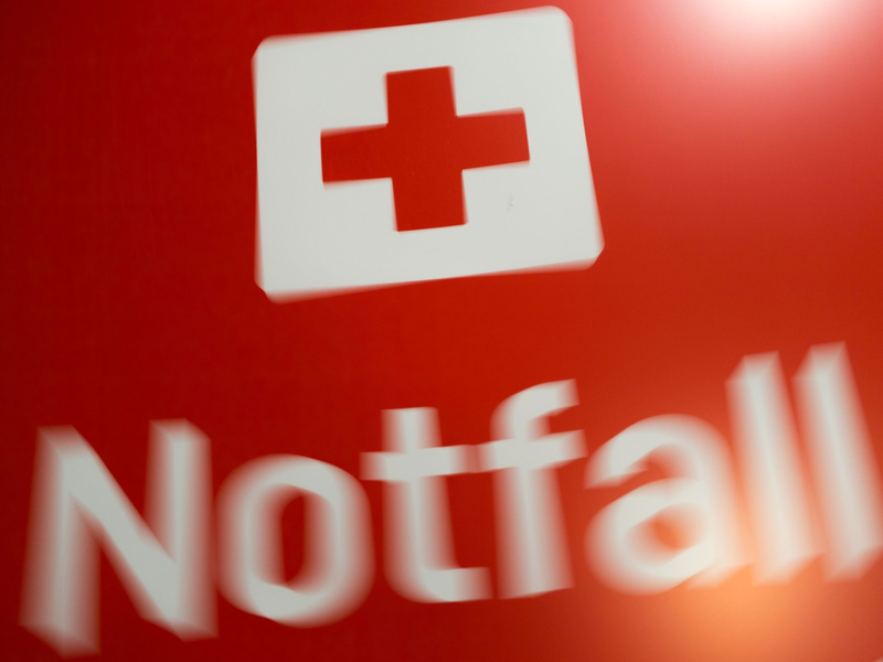 Auf dem Land in Deutschland sterben mehr Menschen ab 65 Jahren an den Folgen eines Herzinfarkts als in der Stadt. - Foto: Lino Mirgeler/dpa