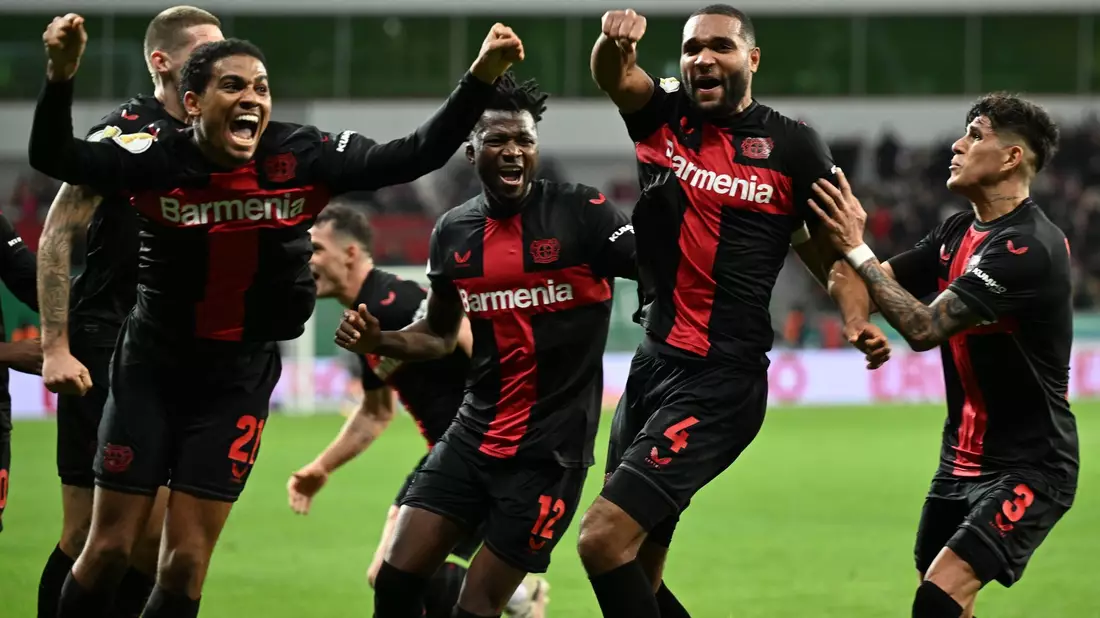 Jonathan Tah köpfte Leverkusen in der 90. Minute zum Sieg. - Bild: Federico Gambarini/dpa