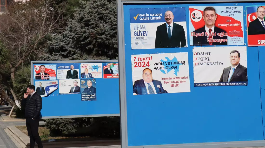 Wahlplakate von allen aserbaidschanischen Präsidentschaftskandidaten. - Bild: Hannah Wagner/dpa
