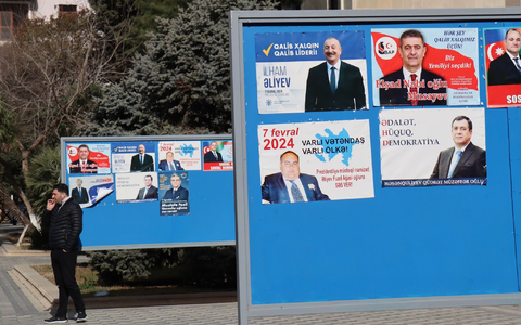 Wahlplakate von allen aserbaidschanischen Präsidentschaftskandidaten. - Foto: Hannah Wagner/dpa