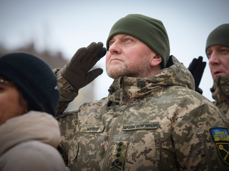 Der Oberbefehlshaber der ukrainischen Streitkräfte: Walerij Saluschnyj. - Foto: Ukrainian Presidential Press Office/AP/dpa