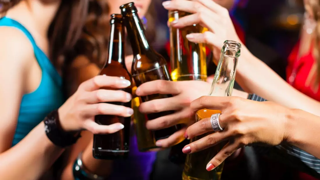 Ausfalltage wegen Alkoholkonsums in Westfalen-Lippe weiter gestiegen - Männer häufiger von Alkoholproblemen betroffen - Bild: presseportal.de