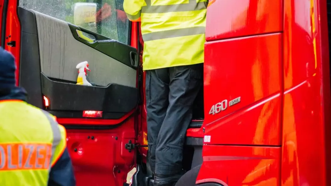 POL-MFR: (134) Kontrolltage Schwerlastverkehr - erhebliche Verkehrsverstöße festgestellt - Bild: presseportal.de