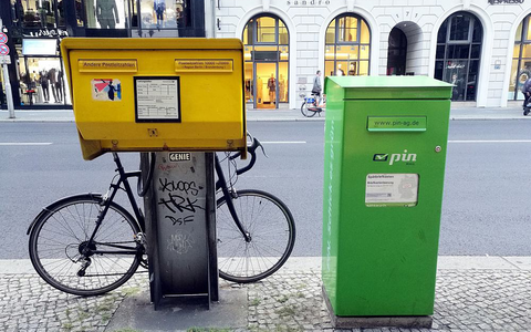 Briefkästen von Deutsche Post und Pin Mail AG (Archiv) - Foto: über dts Nachrichtenagentur