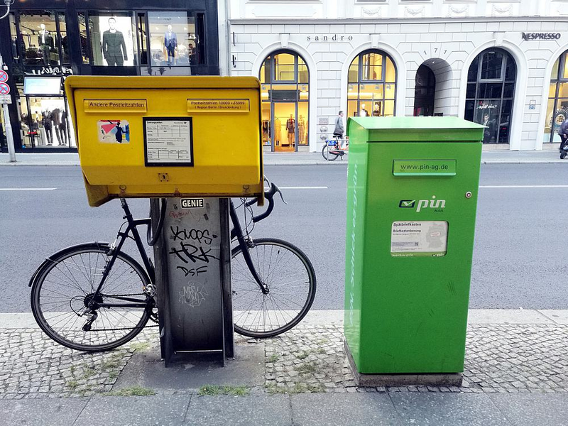 Briefkästen von Deutsche Post und Pin Mail AG (Archiv) - Foto: über dts Nachrichtenagentur