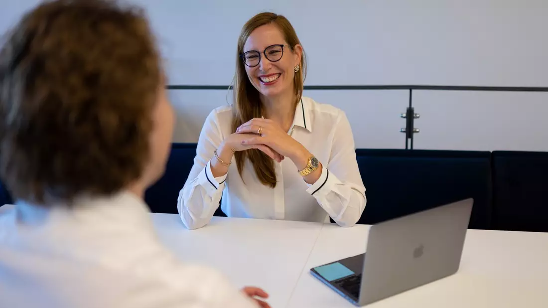 Katja Holzhey: Was Unternehmer wirklich über Mitarbeitermotivation wissen müssen - Bild: presseportal.de