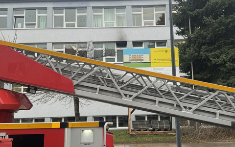 FW Dresden: Brand auf einer Schultoilette in der 16. Grundschule - Foto: presseportal.de