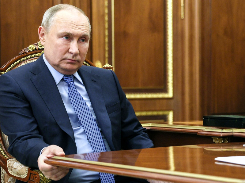 Stelle sich den Fragen von Tucker Carlson: Wladimir Putin. - Foto: Alexander Kazakov/Sputnik Kremlin/AP/dpa