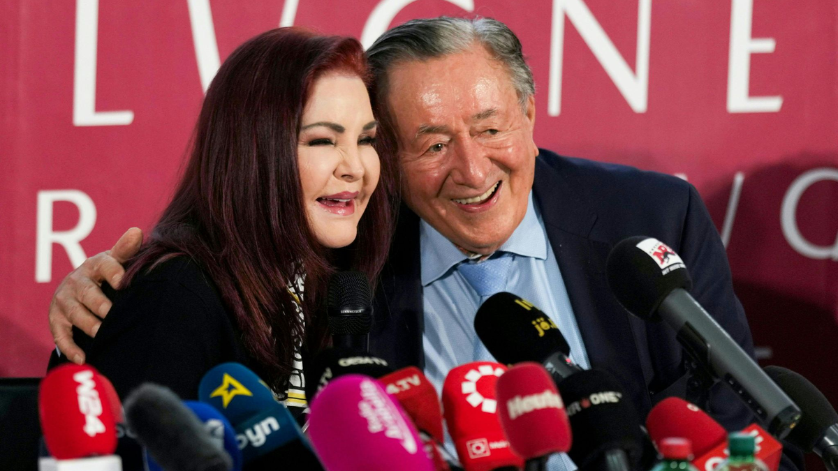 «Ich wünschte, ich könnte länger bleiben»: Priscilla Presley begleitet Richard Lugner in diesem Jahr zum Opernball. - Foto: Eva Manhart/APA/dpa