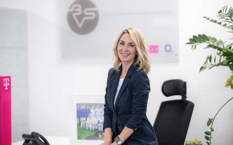 Tatjana Kljueva: Mit der BVS GmbH zu maßgeschneiderten Mobilfunkverträgen und langfristiger Beratung - Foto: presseportal.de